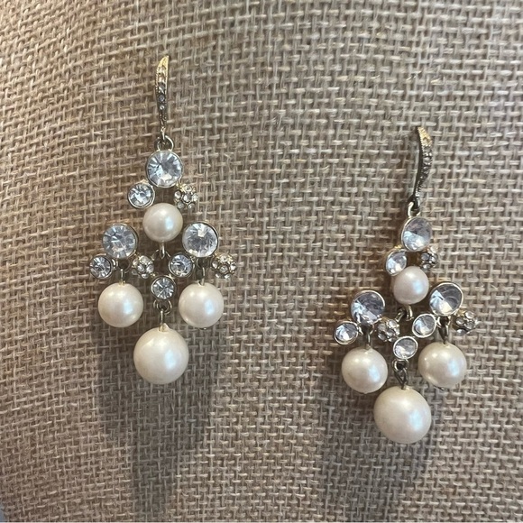 Jewelry - Elegant Pearl and Crystal Drop Costume Earrings for Pierced Ears